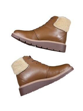Clarks Ankle Boots 8.5 Brown Leather Faux Fur Wedge Utility Lace Up Winter Shoes